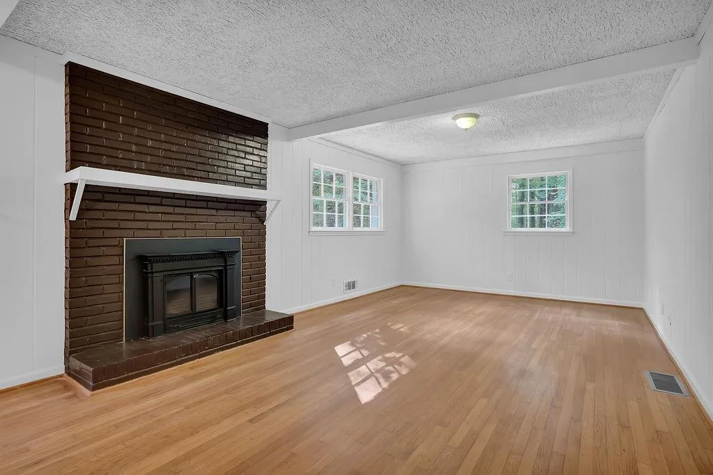 7495 Twin Branch Road, Sandy Springs, Georgia 30328, 4 Bedrooms Bedrooms, ,3 BathroomsBathrooms,Residential,Sold,7495 Twin Branch Road,7245687