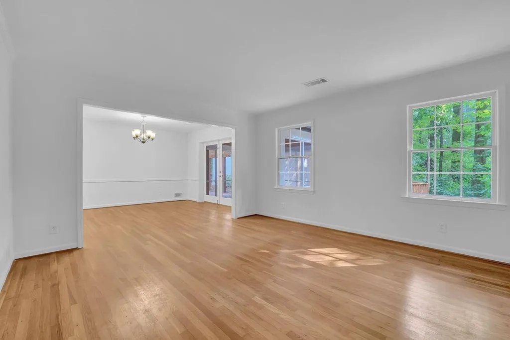 7495 Twin Branch Road, Sandy Springs, Georgia 30328, 4 Bedrooms Bedrooms, ,3 BathroomsBathrooms,Residential,Sold,7495 Twin Branch Road,7245687