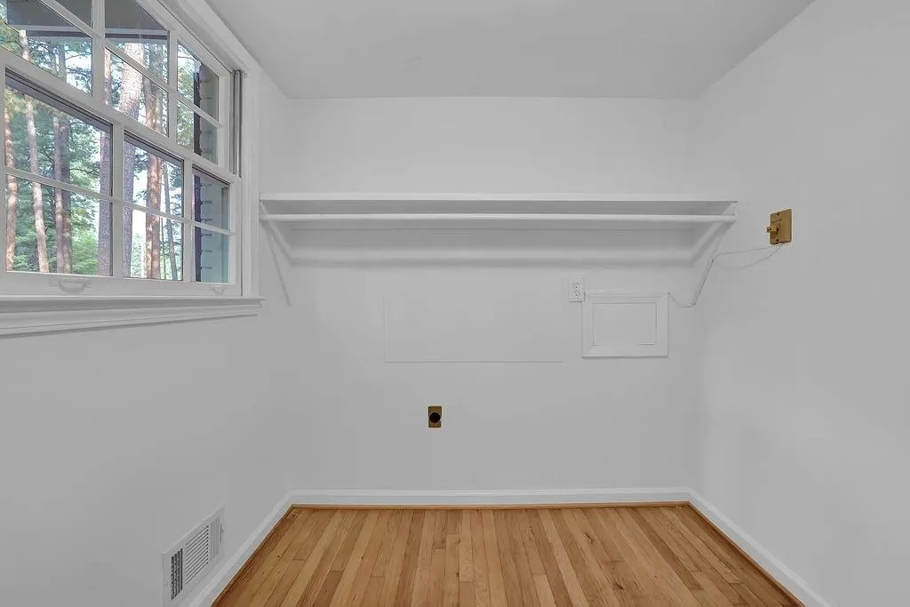 7495 Twin Branch Road, Sandy Springs, Georgia 30328, 4 Bedrooms Bedrooms, ,3 BathroomsBathrooms,Residential,Sold,7495 Twin Branch Road,7245687