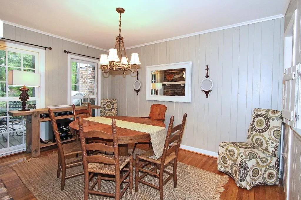 530 Forest Hills Drive, Sandy Springs, Georgia 30342, 3 Bedrooms Bedrooms, ,2 BathroomsBathrooms,Residential,Sold,530 Forest Hills Drive,5585141