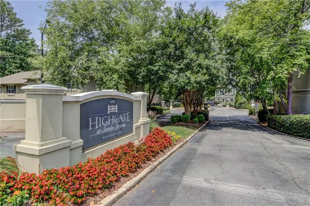 6900 Roswell Road Unit I7, Atlanta, Georgia 30328, 3 Bedrooms Bedrooms, ,2 BathroomsBathrooms,Residential,Sold,6900 Roswell Road Unit I7,6037912