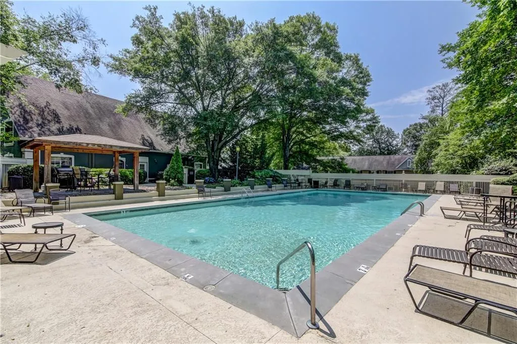 6900 Roswell Road Unit I7, Atlanta, Georgia 30328, 3 Bedrooms Bedrooms, ,2 BathroomsBathrooms,Residential,Sold,6900 Roswell Road Unit I7,6037912