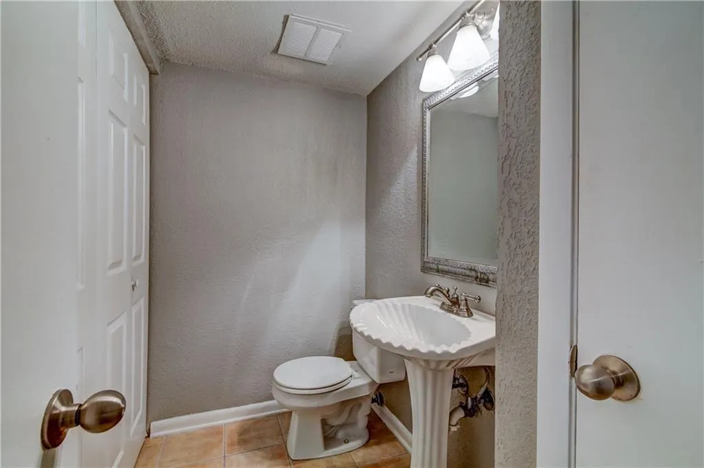 6900 Roswell Road Unit I7, Atlanta, Georgia 30328, 3 Bedrooms Bedrooms, ,2 BathroomsBathrooms,Residential,Sold,6900 Roswell Road Unit I7,6037912