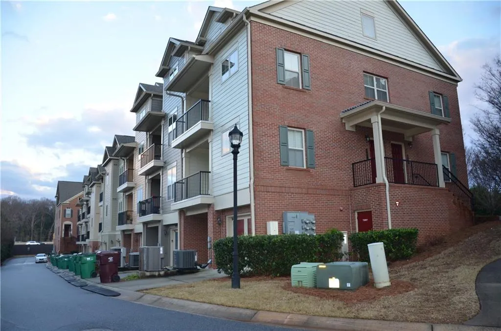 801 Perennial Drive, Atlanta, Georgia 30328, 2 Bedrooms Bedrooms, ,2 BathroomsBathrooms,Residential,Sold,801 Perennial Drive,6112873