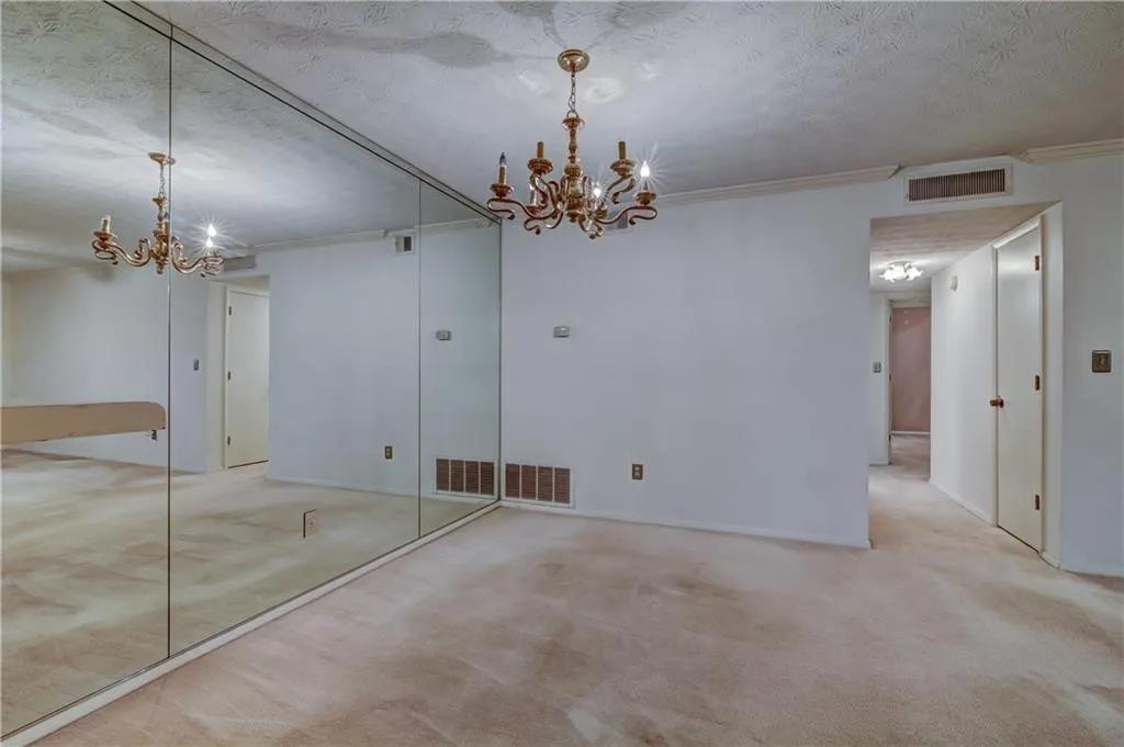 209 Woodcliff Drive, Atlanta, Georgia 30350, 2 Bedrooms Bedrooms, ,2 BathroomsBathrooms,Residential,Sold,209 Woodcliff Drive,5892515