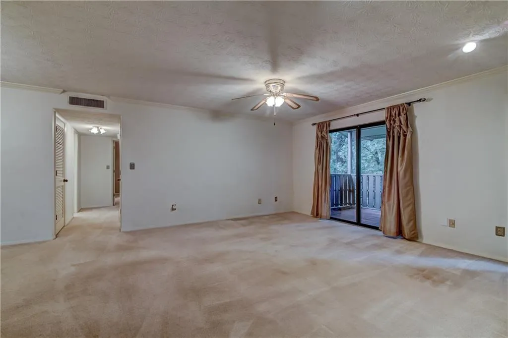 209 Woodcliff Drive, Atlanta, Georgia 30350, 2 Bedrooms Bedrooms, ,2 BathroomsBathrooms,Residential,Sold,209 Woodcliff Drive,5892515