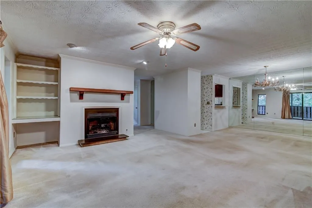 209 Woodcliff Drive, Atlanta, Georgia 30350, 2 Bedrooms Bedrooms, ,2 BathroomsBathrooms,Residential,Sold,209 Woodcliff Drive,5892515