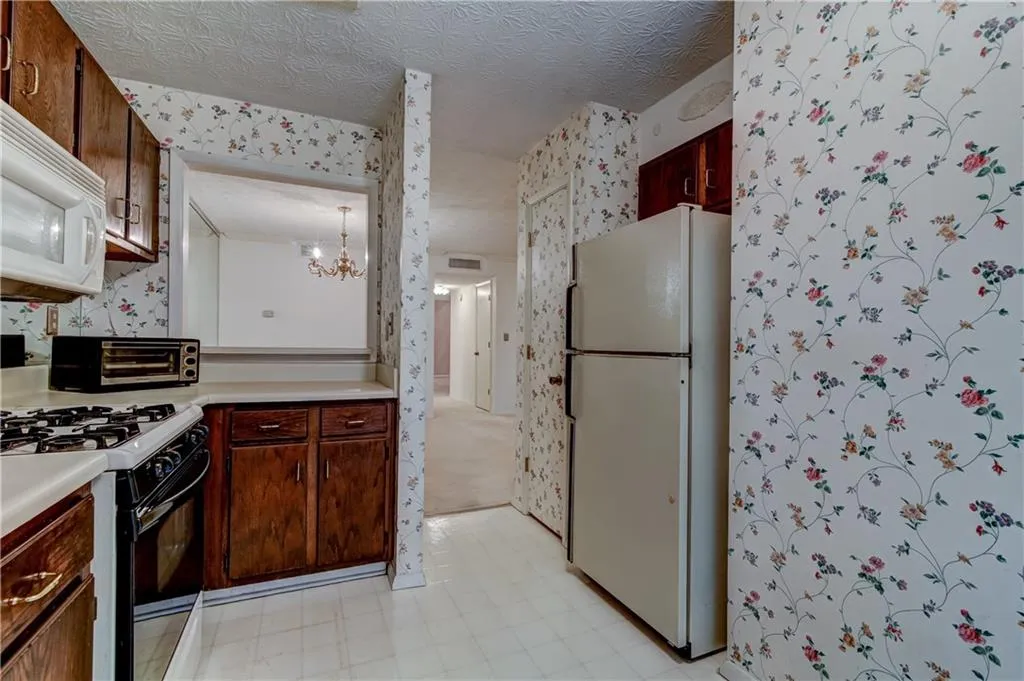 209 Woodcliff Drive, Atlanta, Georgia 30350, 2 Bedrooms Bedrooms, ,2 BathroomsBathrooms,Residential,Sold,209 Woodcliff Drive,5892515