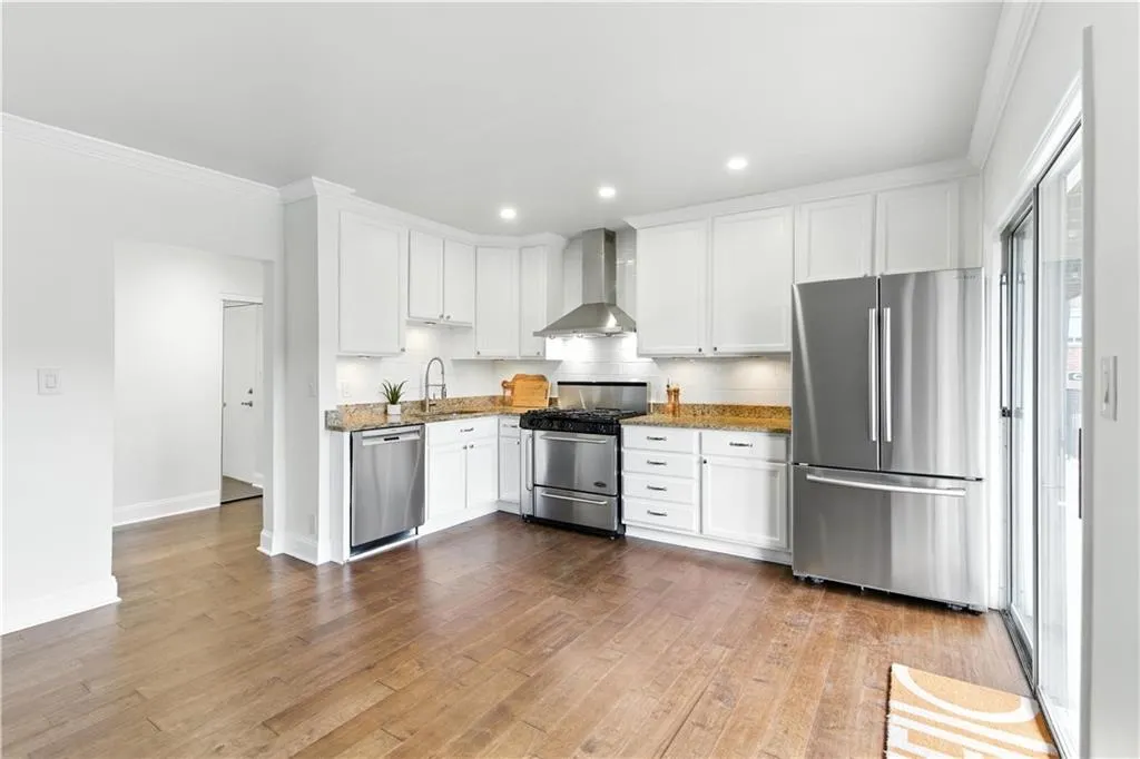 1705 Monroe Drive Ne Unit B05, Atlanta, Georgia 30324, 2 Bedrooms Bedrooms, ,1 BathroomBathrooms,Residential,For Sale,1705 Monroe Drive Ne Unit B05,7619070