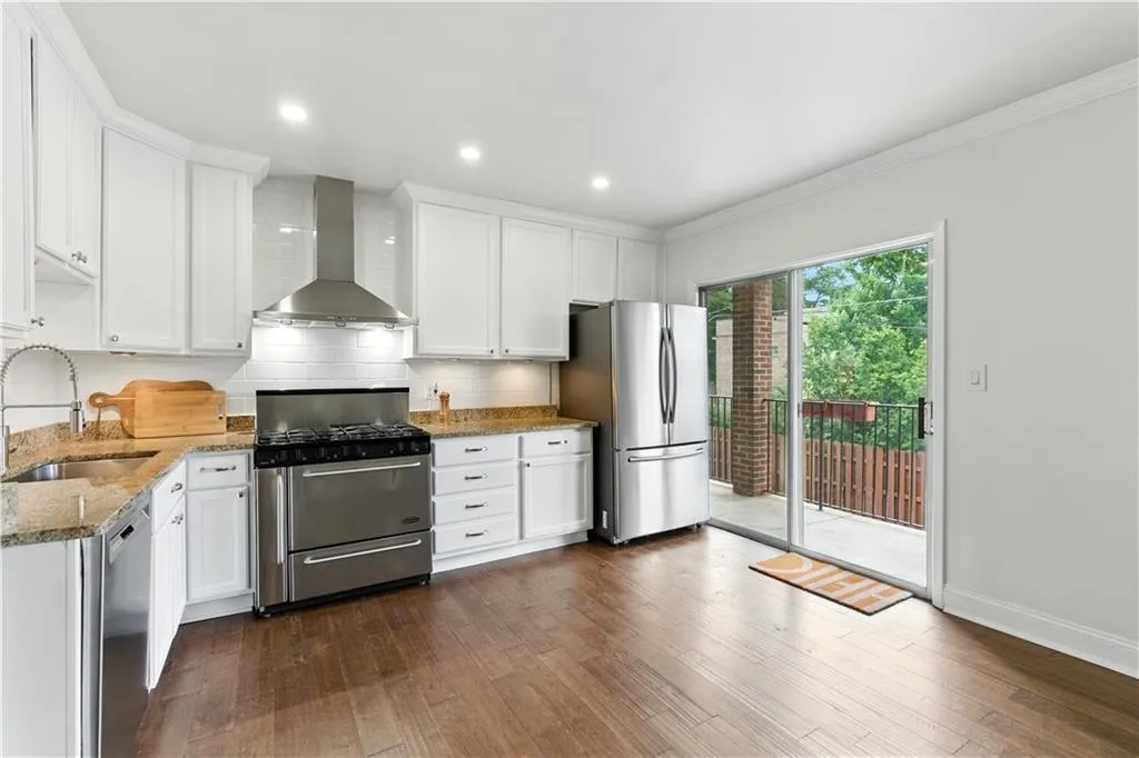 1705 Monroe Drive Ne Unit B05, Atlanta, Georgia 30324, 2 Bedrooms Bedrooms, ,1 BathroomBathrooms,Residential,For Sale,1705 Monroe Drive Ne Unit B05,7619070