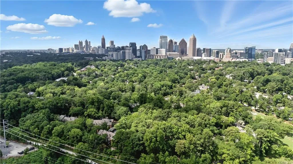 1705 Monroe Drive Ne Unit B05, Atlanta, Georgia 30324, 2 Bedrooms Bedrooms, ,1 BathroomBathrooms,Residential,For Sale,1705 Monroe Drive Ne Unit B05,7619070