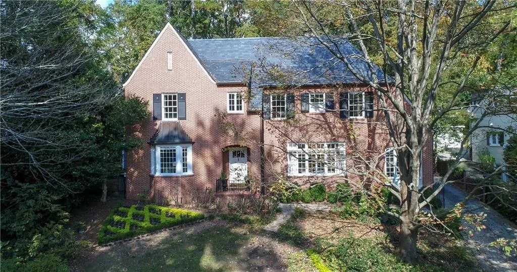 366 Pine Tree Drive Ne, Atlanta, Georgia 30305, 4 Bedrooms Bedrooms, ,3 BathroomsBathrooms,Residential,Sold,366 Pine Tree Drive Ne,5951767