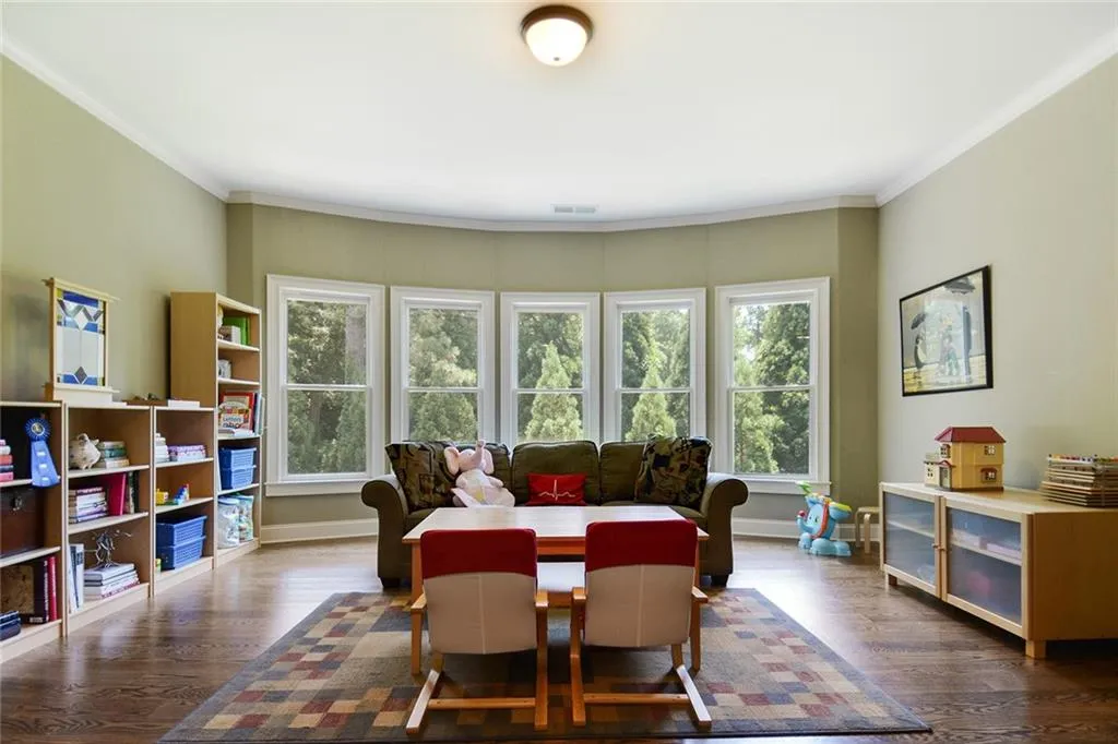 1035 Balmoral Road, Atlanta, Georgia 30319, 6 Bedrooms Bedrooms, ,5 BathroomsBathrooms,Residential,Sold,1035 Balmoral Road,6558554