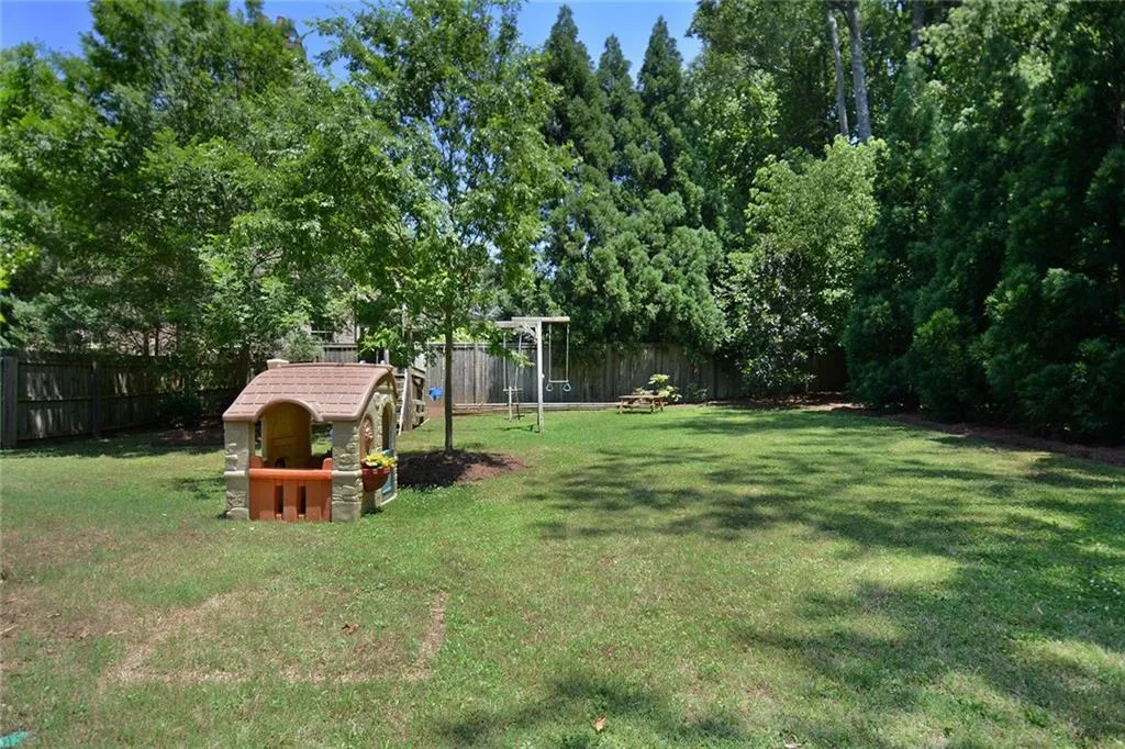 1035 Balmoral Road, Atlanta, Georgia 30319, 6 Bedrooms Bedrooms, ,5 BathroomsBathrooms,Residential,Sold,1035 Balmoral Road,6558554