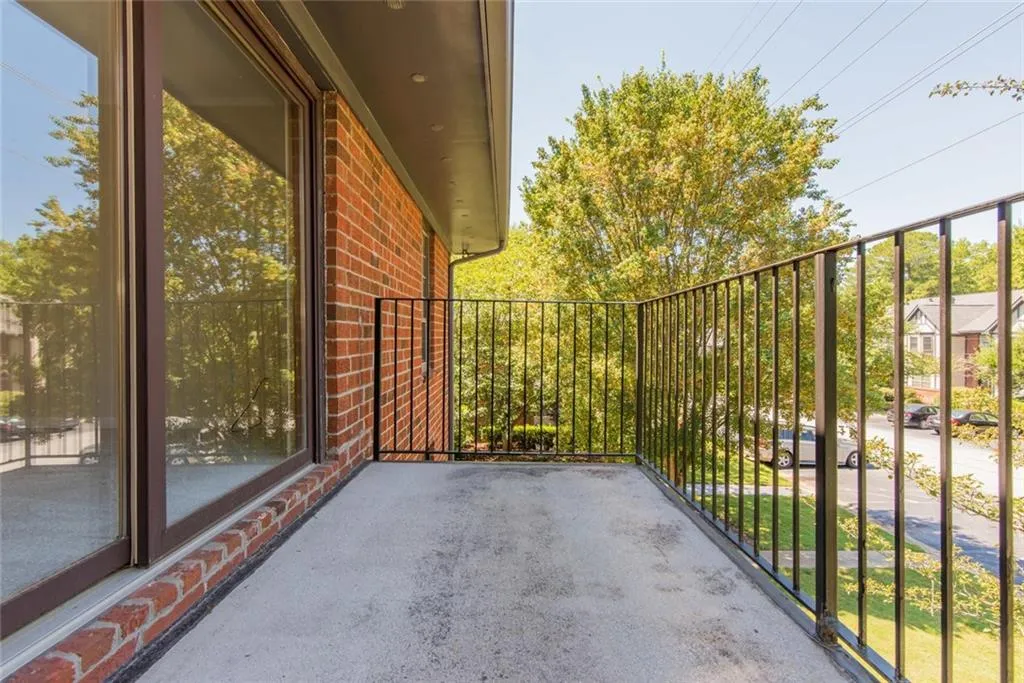 6851 Roswell Road Unit O9, Sandy Springs, Georgia 30328, 1 Bedroom Bedrooms, ,1 BathroomBathrooms,Residential,Sold,6851 Roswell Road Unit O9,6604271