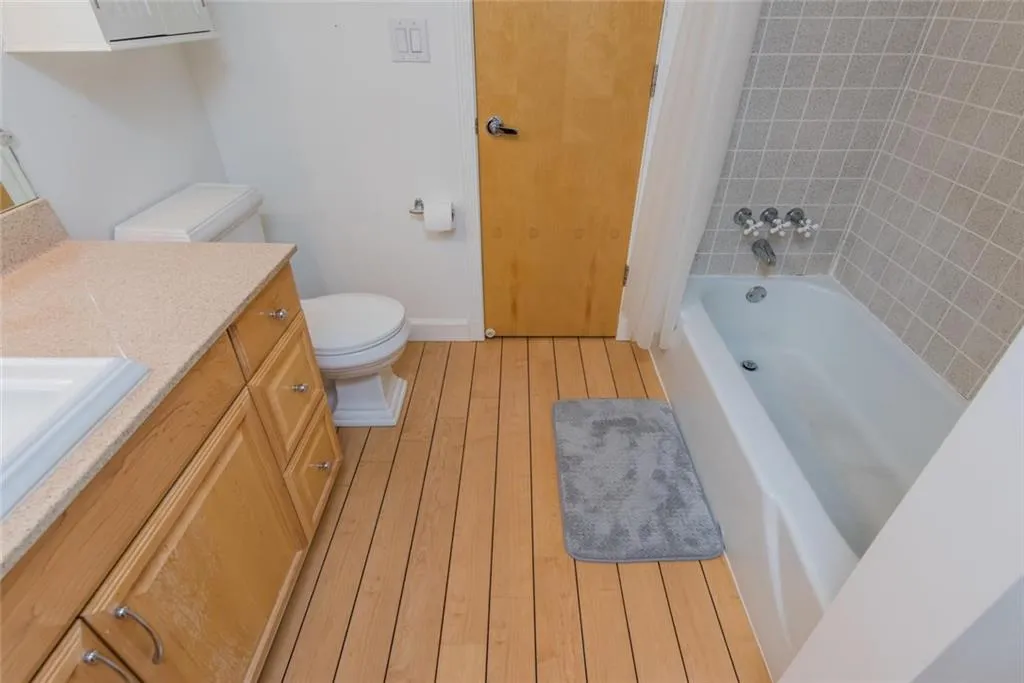 6851 Roswell Road Unit O9, Sandy Springs, Georgia 30328, 1 Bedroom Bedrooms, ,1 BathroomBathrooms,Residential,Sold,6851 Roswell Road Unit O9,6604271