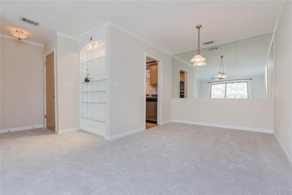 6851 Roswell Road Unit O9, Sandy Springs, Georgia 30328, 1 Bedroom Bedrooms, ,1 BathroomBathrooms,Residential,Sold,6851 Roswell Road Unit O9,6604271