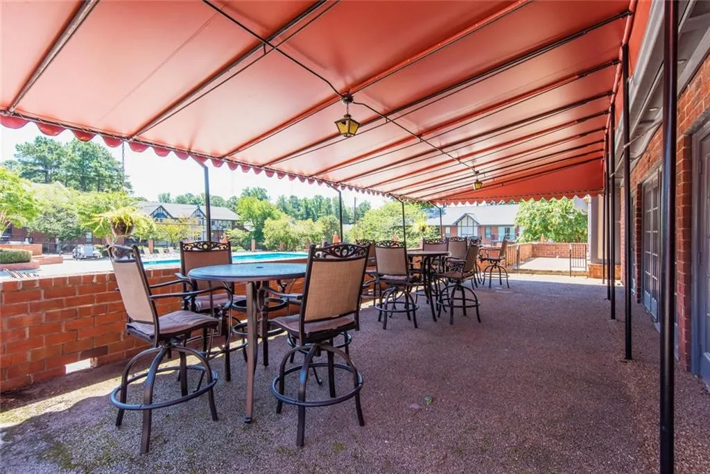 6851 Roswell Road Unit O9, Sandy Springs, Georgia 30328, 1 Bedroom Bedrooms, ,1 BathroomBathrooms,Residential,Sold,6851 Roswell Road Unit O9,6604271