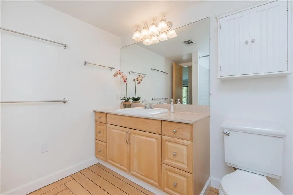 6851 Roswell Road Unit O9, Sandy Springs, Georgia 30328, 1 Bedroom Bedrooms, ,1 BathroomBathrooms,Residential,Sold,6851 Roswell Road Unit O9,6604271