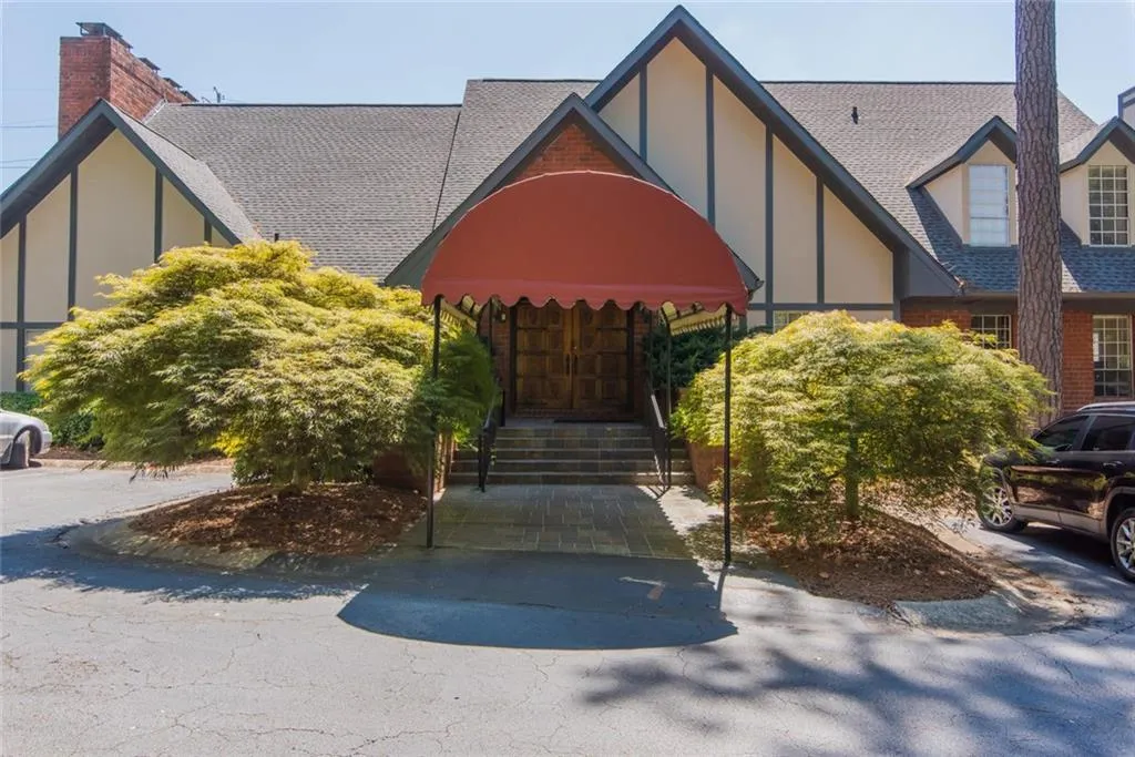 6851 Roswell Road Unit O9, Sandy Springs, Georgia 30328, 1 Bedroom Bedrooms, ,1 BathroomBathrooms,Residential,Sold,6851 Roswell Road Unit O9,6604271