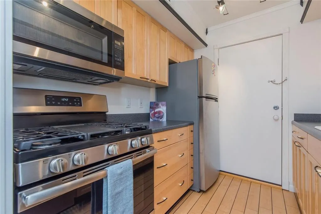 6851 Roswell Road Unit O9, Sandy Springs, Georgia 30328, 1 Bedroom Bedrooms, ,1 BathroomBathrooms,Residential,Sold,6851 Roswell Road Unit O9,6604271