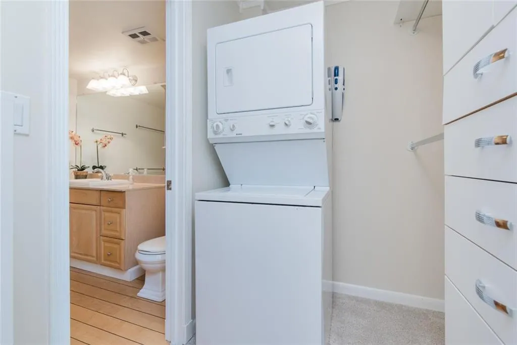 6851 Roswell Road Unit O9, Sandy Springs, Georgia 30328, 1 Bedroom Bedrooms, ,1 BathroomBathrooms,Residential,Sold,6851 Roswell Road Unit O9,6604271