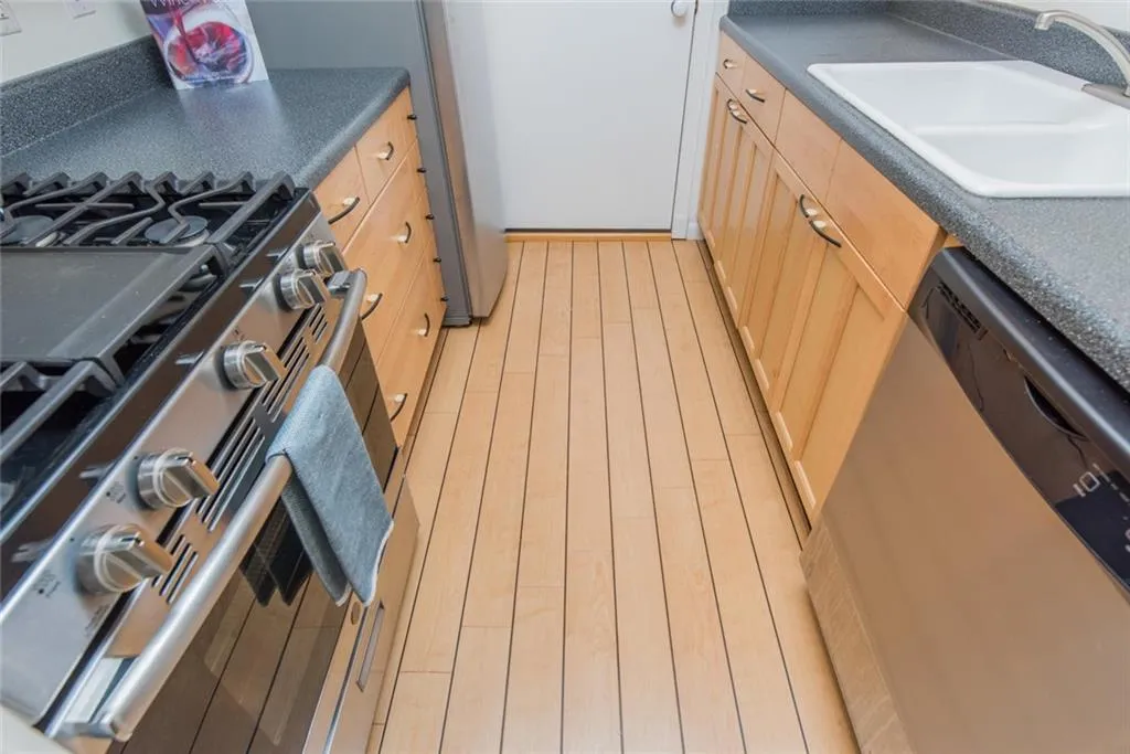 6851 Roswell Road Unit O9, Sandy Springs, Georgia 30328, 1 Bedroom Bedrooms, ,1 BathroomBathrooms,Residential,Sold,6851 Roswell Road Unit O9,6604271