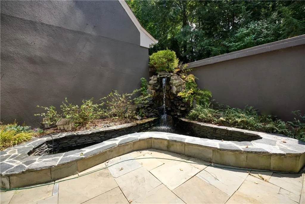 8 The Croft, Sandy Springs, Georgia 30342, 4 Bedrooms Bedrooms, ,4 BathroomsBathrooms,Residential,Sold,8 The Croft,7103300