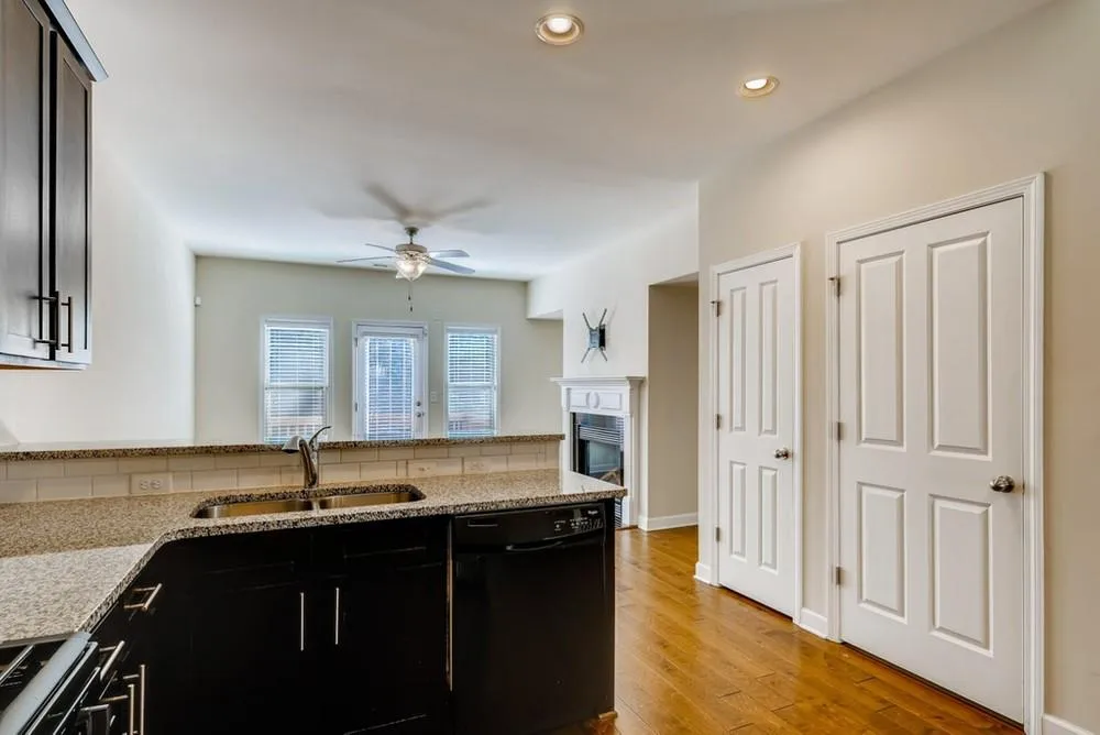 7365 Highland Bluff, Sandy Springs, Georgia 30328, 3 Bedrooms Bedrooms, ,3 BathroomsBathrooms,Residential,Sold,7365 Highland Bluff,6830126