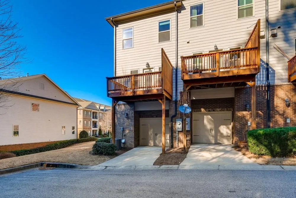7365 Highland Bluff, Sandy Springs, Georgia 30328, 3 Bedrooms Bedrooms, ,3 BathroomsBathrooms,Residential,Sold,7365 Highland Bluff,6830126