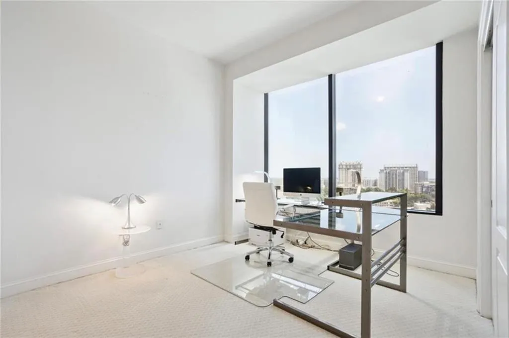 2828 Peachtree Road Nw Unit 2002, Atlanta, Georgia 30305, 2 Bedrooms Bedrooms, ,2 BathroomsBathrooms,Residential,For Sale,2828 Peachtree Road Nw Unit 2002,7623439