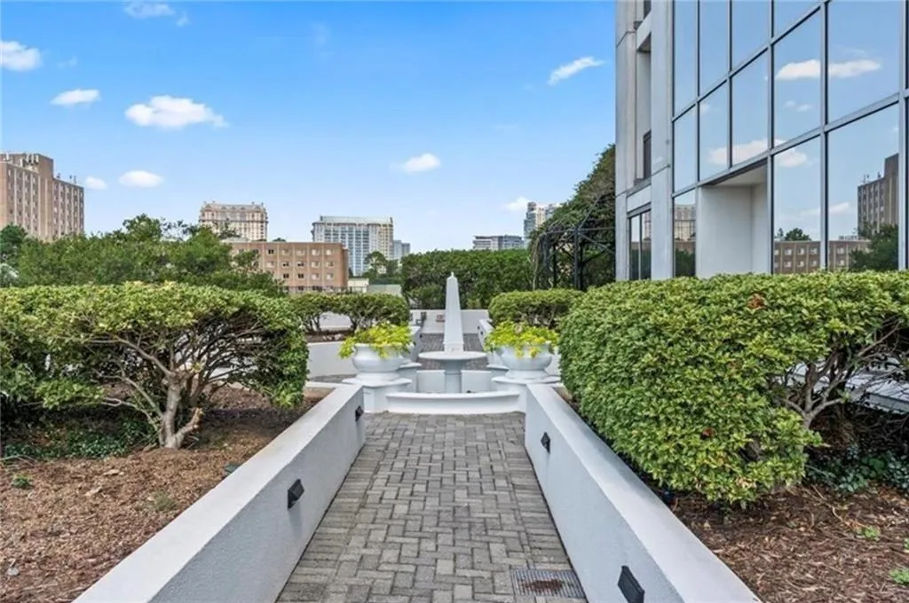 2828 Peachtree Road Nw Unit 2002, Atlanta, Georgia 30305, 2 Bedrooms Bedrooms, ,2 BathroomsBathrooms,Residential,For Sale,2828 Peachtree Road Nw Unit 2002,7623439