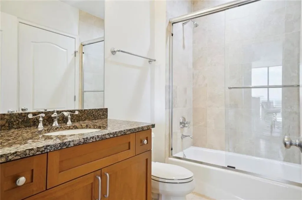 2828 Peachtree Road Nw Unit 2002, Atlanta, Georgia 30305, 2 Bedrooms Bedrooms, ,2 BathroomsBathrooms,Residential,For Sale,2828 Peachtree Road Nw Unit 2002,7623439