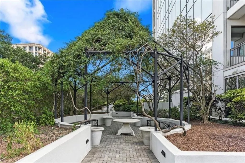 2828 Peachtree Road Nw Unit 2002, Atlanta, Georgia 30305, 2 Bedrooms Bedrooms, ,2 BathroomsBathrooms,Residential,For Sale,2828 Peachtree Road Nw Unit 2002,7623439