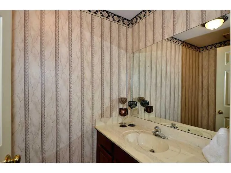 4 Huntington Place Drive Unit 4, Sandy Springs, Georgia 30350, 3 Bedrooms Bedrooms, ,2 BathroomsBathrooms,Residential,Sold,4 Huntington Place Drive Unit 4,5370585