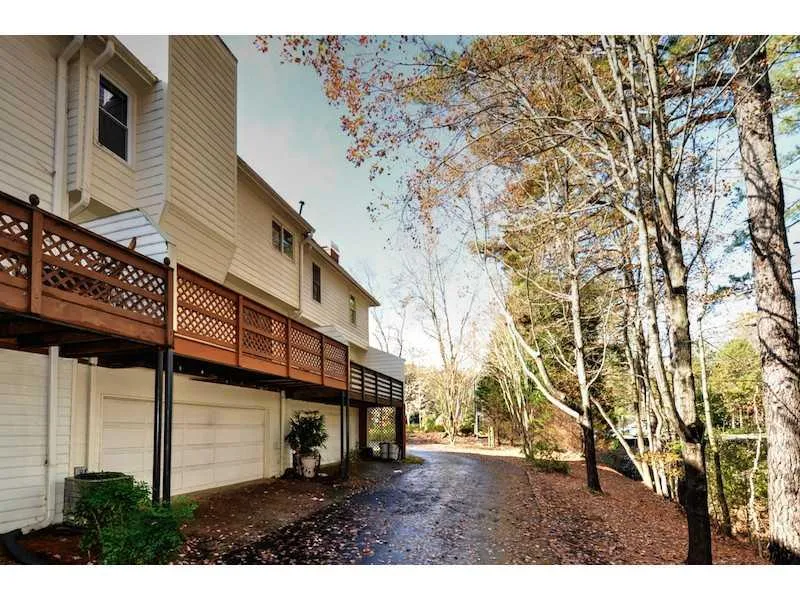 4 Huntington Place Drive Unit 4, Sandy Springs, Georgia 30350, 3 Bedrooms Bedrooms, ,2 BathroomsBathrooms,Residential,Sold,4 Huntington Place Drive Unit 4,5370585