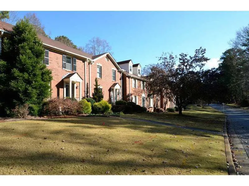 4 Huntington Place Drive Unit 4, Sandy Springs, Georgia 30350, 3 Bedrooms Bedrooms, ,2 BathroomsBathrooms,Residential,Sold,4 Huntington Place Drive Unit 4,5370585
