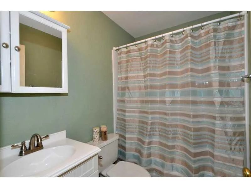 4 Huntington Place Drive Unit 4, Sandy Springs, Georgia 30350, 3 Bedrooms Bedrooms, ,2 BathroomsBathrooms,Residential,Sold,4 Huntington Place Drive Unit 4,5370585