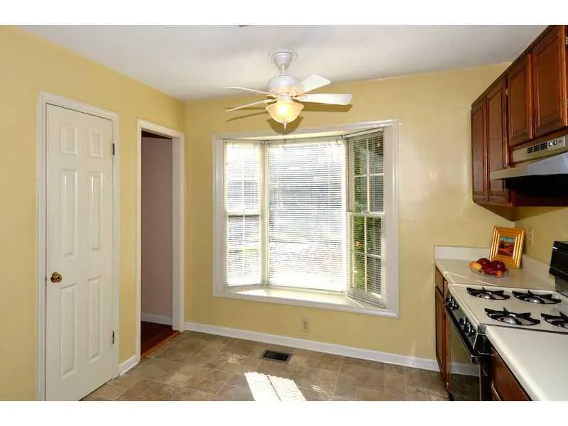 4 Huntington Place Drive Unit 4, Sandy Springs, Georgia 30350, 3 Bedrooms Bedrooms, ,2 BathroomsBathrooms,Residential,Sold,4 Huntington Place Drive Unit 4,5370585