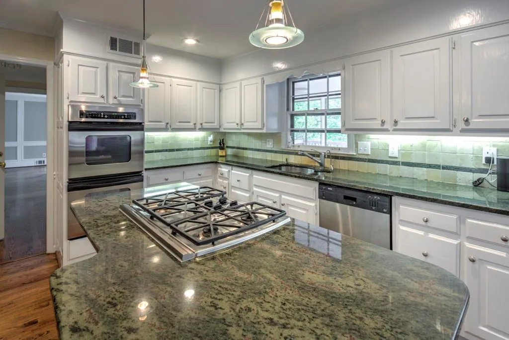 725 Amster Green Drive, Sandy Springs, Georgia 30350, 5 Bedrooms Bedrooms, ,4 BathroomsBathrooms,Residential,Sold,725 Amster Green Drive,5834731