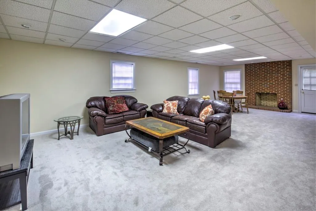 725 Amster Green Drive, Sandy Springs, Georgia 30350, 5 Bedrooms Bedrooms, ,4 BathroomsBathrooms,Residential,Sold,725 Amster Green Drive,5834731