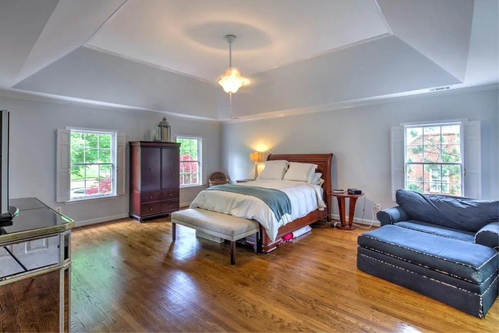 725 Amster Green Drive, Sandy Springs, Georgia 30350, 5 Bedrooms Bedrooms, ,4 BathroomsBathrooms,Residential,Sold,725 Amster Green Drive,5834731