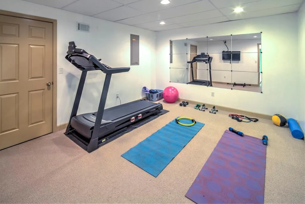 725 Amster Green Drive, Sandy Springs, Georgia 30350, 5 Bedrooms Bedrooms, ,4 BathroomsBathrooms,Residential,Sold,725 Amster Green Drive,5834731