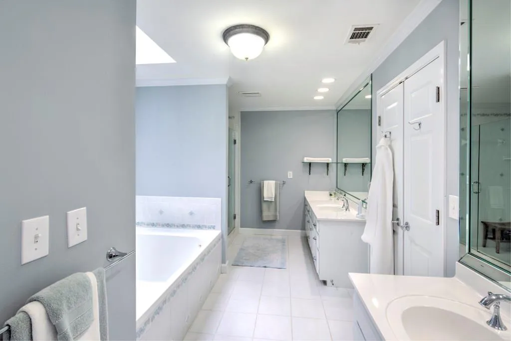 725 Amster Green Drive, Sandy Springs, Georgia 30350, 5 Bedrooms Bedrooms, ,4 BathroomsBathrooms,Residential,Sold,725 Amster Green Drive,5834731