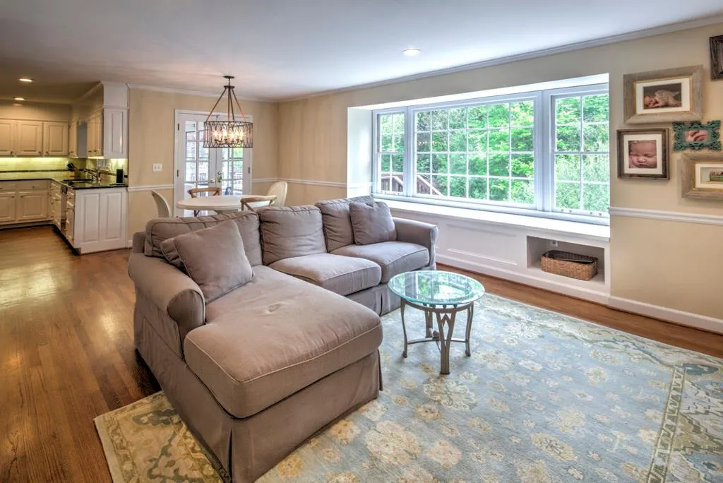 725 Amster Green Drive, Sandy Springs, Georgia 30350, 5 Bedrooms Bedrooms, ,4 BathroomsBathrooms,Residential,Sold,725 Amster Green Drive,5834731