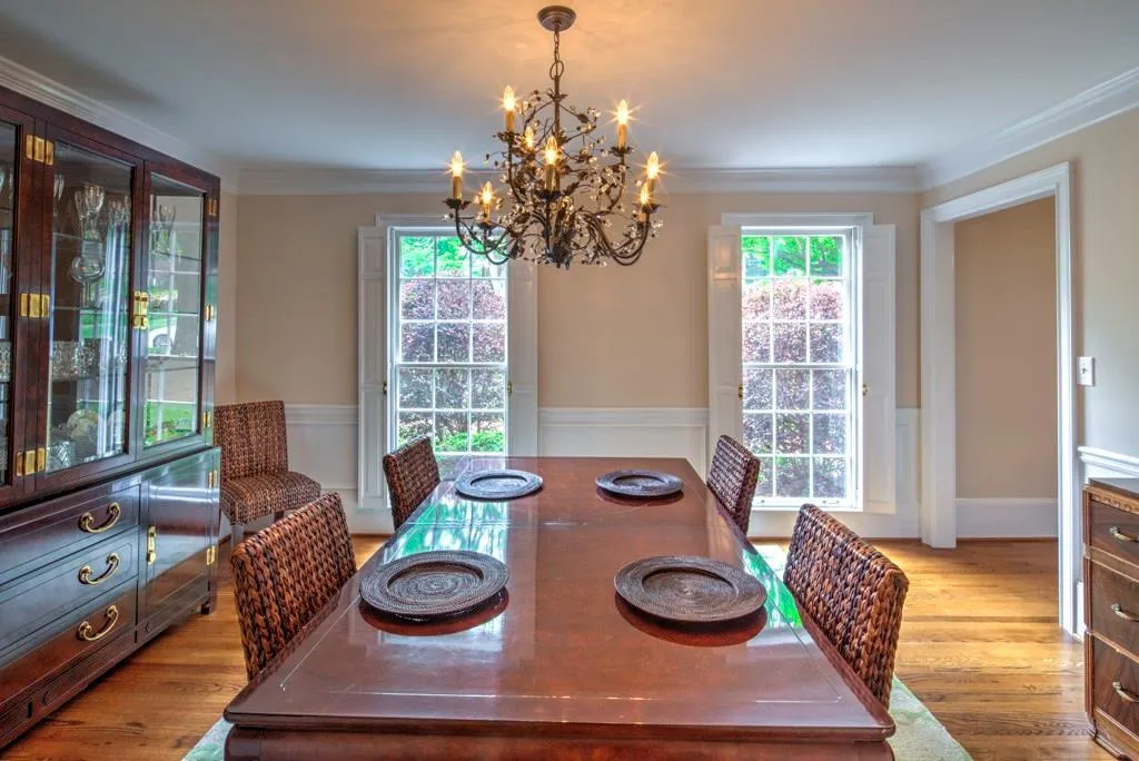 725 Amster Green Drive, Sandy Springs, Georgia 30350, 5 Bedrooms Bedrooms, ,4 BathroomsBathrooms,Residential,Sold,725 Amster Green Drive,5834731