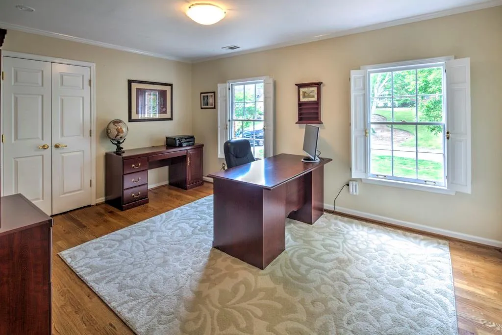 725 Amster Green Drive, Sandy Springs, Georgia 30350, 5 Bedrooms Bedrooms, ,4 BathroomsBathrooms,Residential,Sold,725 Amster Green Drive,5834731