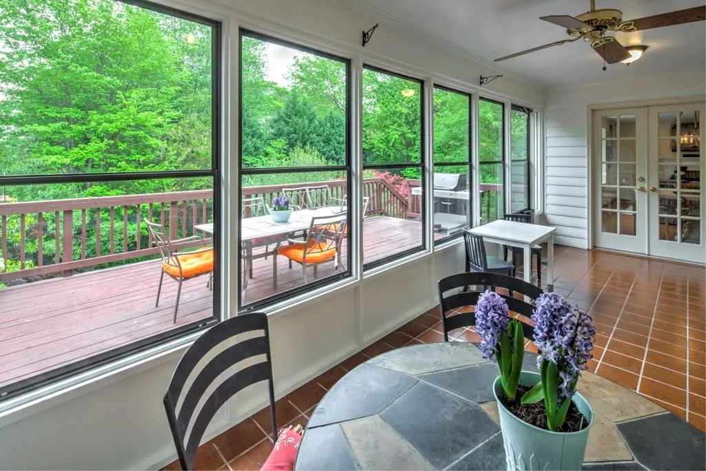 725 Amster Green Drive, Sandy Springs, Georgia 30350, 5 Bedrooms Bedrooms, ,4 BathroomsBathrooms,Residential,Sold,725 Amster Green Drive,5834731