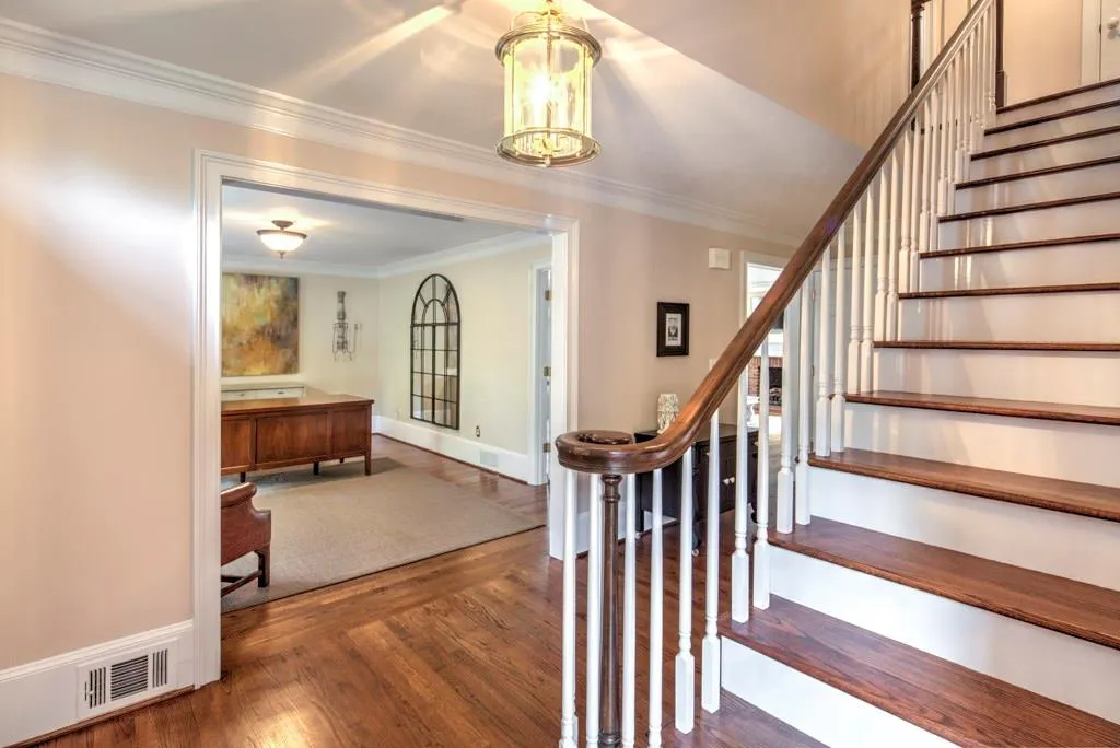 725 Amster Green Drive, Sandy Springs, Georgia 30350, 5 Bedrooms Bedrooms, ,4 BathroomsBathrooms,Residential,Sold,725 Amster Green Drive,5834731