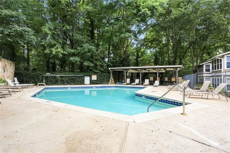 5145 Roswell Road Unit 2/45, Sandy Springs, Georgia 30342, 2 Bedrooms Bedrooms, ,1 BathroomBathrooms,Residential,Sold,5145 Roswell Road Unit 2/45,7279297